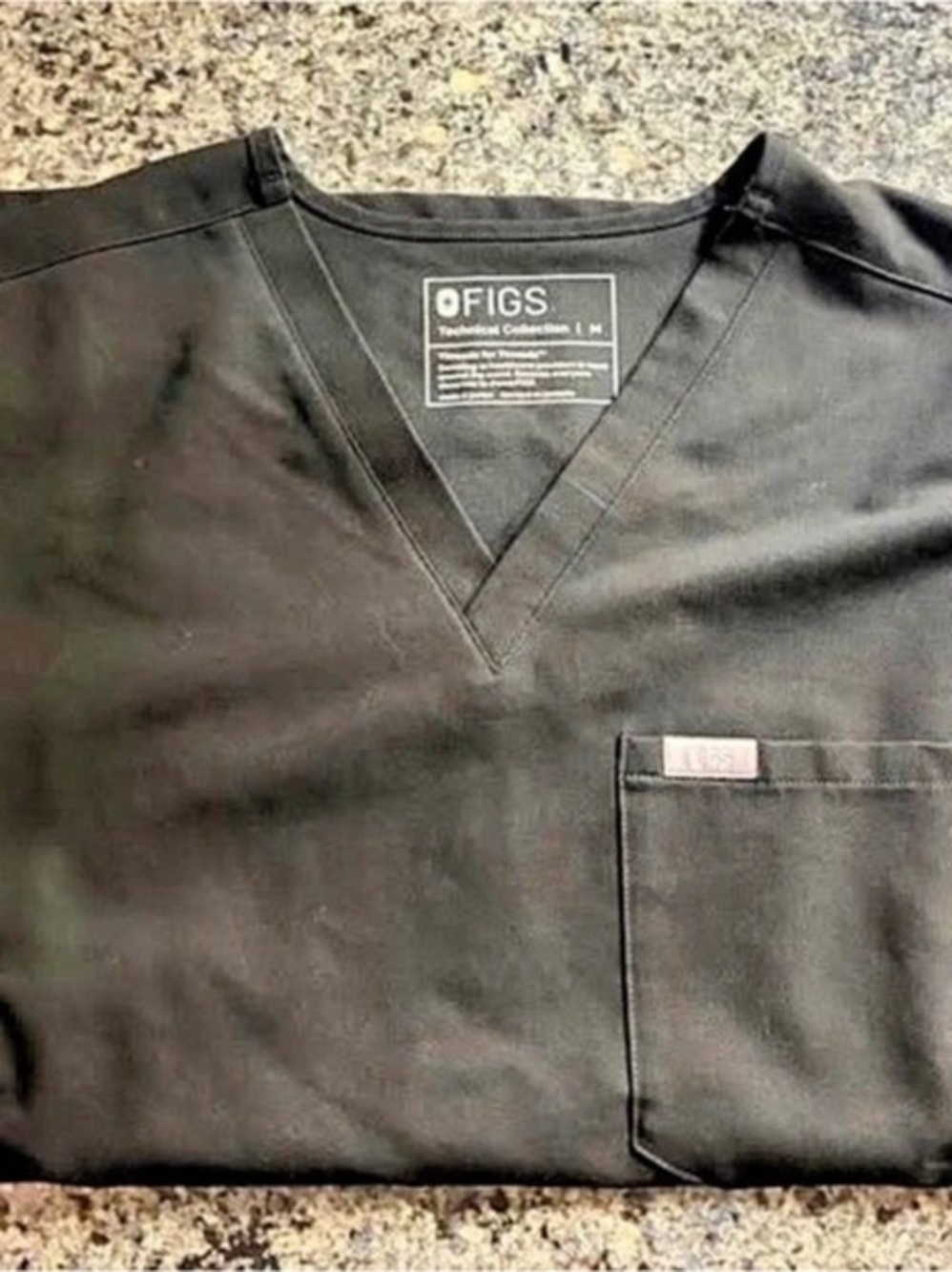 FIGS Black Scrub Top Size M, M Petite Zamora Ruched joggers